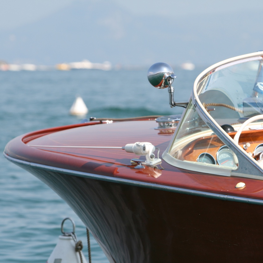 Rent a Riva motorboat in italy