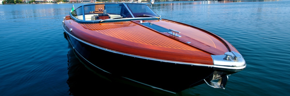 Riva motorboat rental in italy